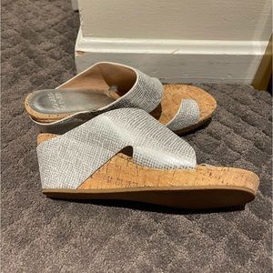 Donald Pliner cork wedge sandal. Barely used-excellent condition. 9.5 M